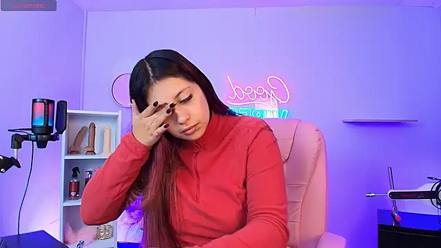 Snapshot of Aphriil__ chatting on 10-11-25, 12:15 Aphriil online show from 10-11-25, 12:15