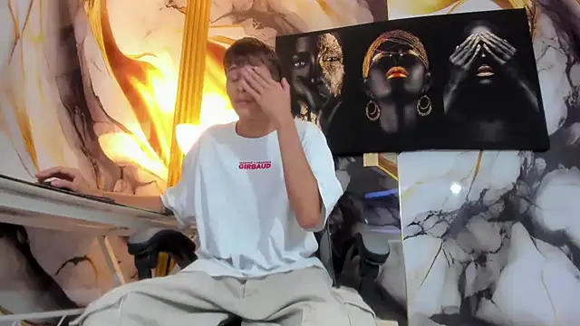 mono blonde online show from 10-10-25, 07:13