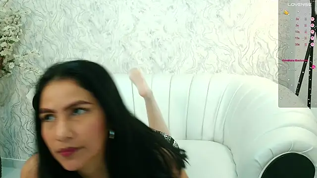 aura sanders1 online show from 11-11-25, 12:16