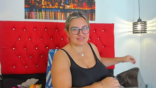 carolinacrus01 online show from 12-02-25, 04:13