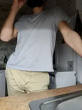 Snapshot of maikll989 chatting on 12-14-25, 10:47 maikll989 online show from 12-14-25, 10:47