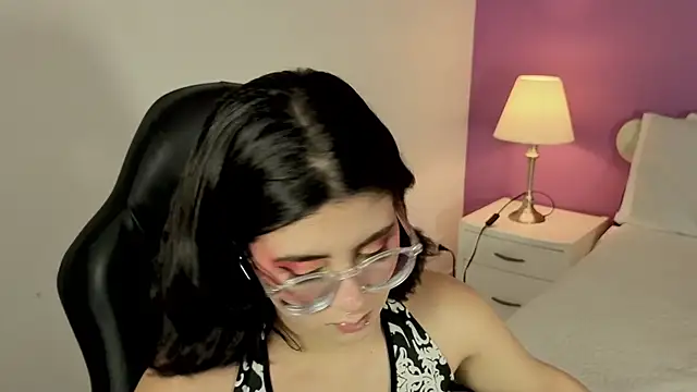 LiLLiAnderson online show from 10-17-25, 11:57