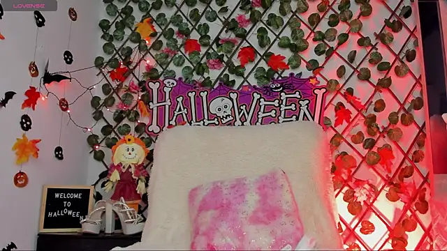 Snapshot of isabel_jaames chatting on 10-25-25, 09:31 isabel jaames online show from 10-25-25, 09:31