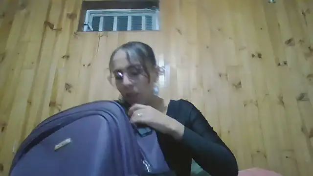 Roselingalvis13 online show from 10-28-25, 02:48