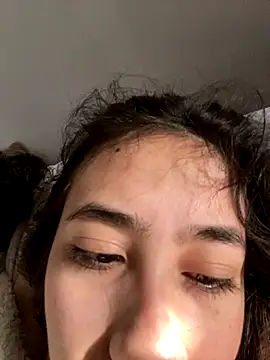 Snapshot of juliie_star chatting on 10-15-25, 12:05 juliie star online show from 10-15-25, 12:05