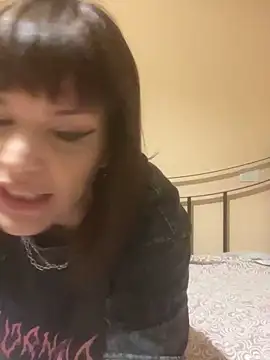 SarettaB90 online show from 10-20-25, 04:40