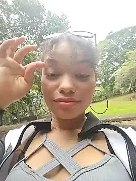 Snapshot of ChloeRaviss chatting on 09-12-25, 07:25 ChloeRaviss online show from 09-12-25, 07:25