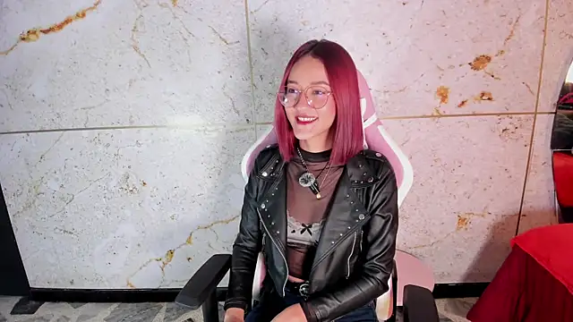 daphne courtis online show from 09-11-25, 03:17