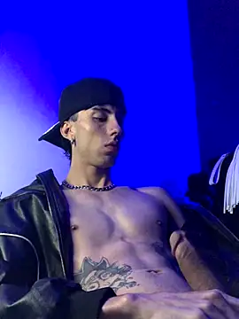 Snapshot of redmen69 chatting on 10-02-25, 03:24 redmen69 online show from 10-02-25, 03:24