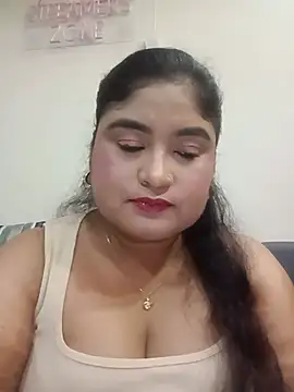 Snapshot of hornyriyanka chatting on 06-26-26, 02:16 hornyriyanka online show from 06-26-26, 02:16