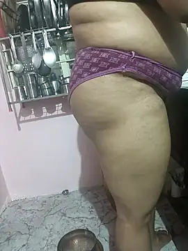 dhanshri143 online show from 05-18-26, 11:27