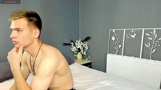 Snapshot of Garden_of_Eden_ chatting on 06-01-26, 04:25 Garden of Eden online show from 06-01-26, 04:25