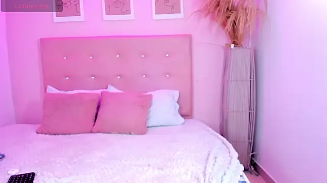 Snapshot of ANNIE_DOLCE_ chatting on 09-26-25, 09:08 ANNIE DOLCE online show from 09-26-25, 09:08