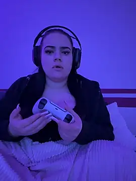 Shellybttn online show from 04-09-26, 10:37