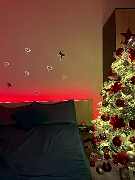 Snapshot of Mihadttraf chatting on 12-14-25, 05:29 Mihadttraf online show from 12-14-25, 05:29