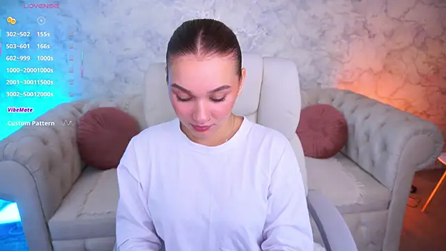 Snapshot of UrMuseOn chatting on 09-28-25, 06:19 UrMuseOn online show from 09-28-25, 06:19