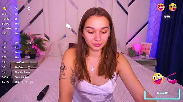 Snapshot of UrMuseOn chatting on 11-05-25, 02:50 UrMuseOn online show from 11-05-25, 02:50