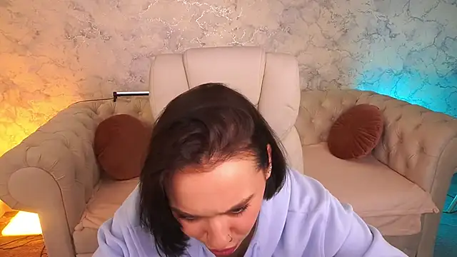 Snapshot of UrMuseOn chatting on 12-14-25, 08:20 UrMuseOn online show from 12-14-25, 08:20