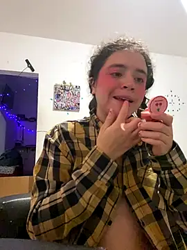 Lucy YupiSweet online show from 10-31-25, 07:31