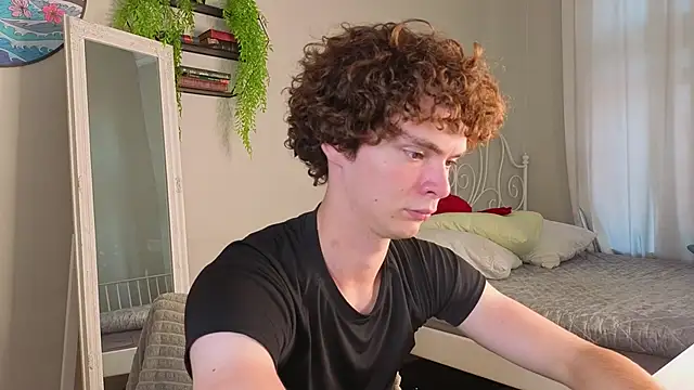 Snapshot of Tommy_Jamm chatting on 09-09-25, 03:44 Tommy Jamm online show from 09-09-25, 03:44