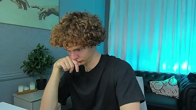 Snapshot of Tommy_Jamm chatting on 09-15-25, 02:17 Tommy Jamm online show from 09-15-25, 02:17