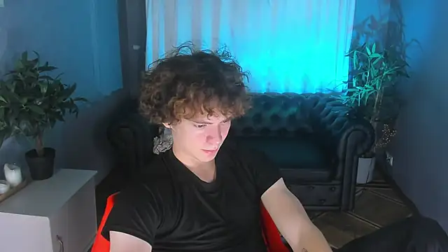 Snapshot of Tommy_Jamm chatting on 10-06-25, 03:31 Tommy Jamm online show from 10-06-25, 03:31