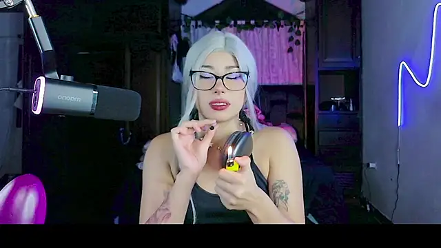 Shisuku Sophi online show from 11-23-25, 03:17