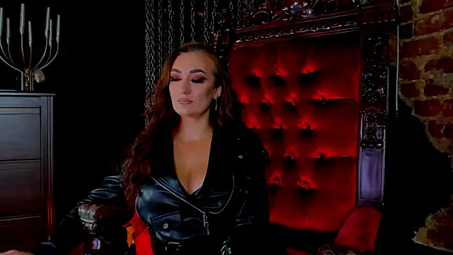 Snapshot of FinDomMya chatting on 09-29-25, 06:46 FinDomMya online show from 09-29-25, 06:46