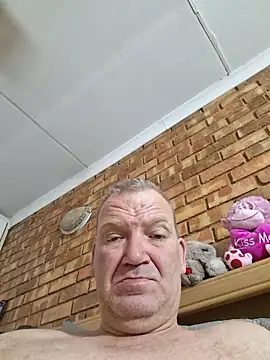 Snapshot of wallacelegend chatting on 12-23-25, 06:22 wallacelegend online show from 12-23-25, 06:22