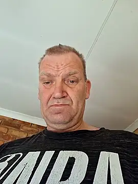 Snapshot of wallacelegend chatting on 02-25-26, 06:12 wallacelegend online show from 02-25-26, 06:12