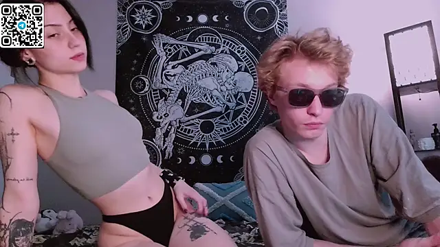 Snapshot of poisondevotion chatting on 09-12-25, 01:44 poisondevotion online show from 09-12-25, 01:44