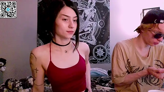 Snapshot of poisondevotion chatting on 10-25-25, 01:18 poisondevotion online show from 10-25-25, 01:18