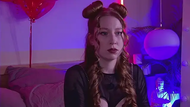 Snapshot of MiaEuphoria_ chatting on 02-18-26, 04:19 MiaEuphoria online show from 02-18-26, 04:19