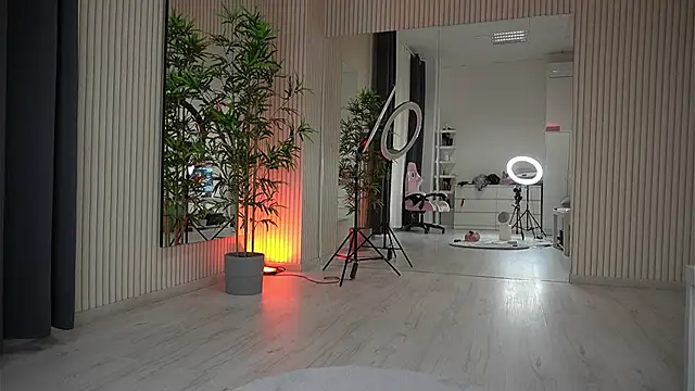 Snapshot of EmmaBlanco chatting on 09-29-25, 07:19 EmmaBlanco online show from 09-29-25, 07:19