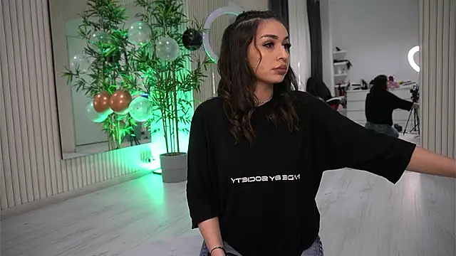 Snapshot of EmmaBlanco chatting on 11-08-25, 08:29 EmmaBlanco online show from 11-08-25, 08:29