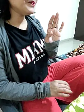 Snapshot of Pihu_Chopra chatting on 02-04-26, 03:18 Pihu Chopra online show from 02-04-26, 03:18