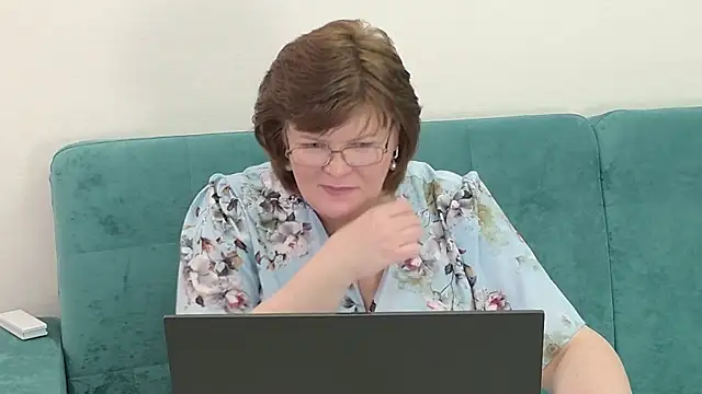 Snapshot of Sandra_Sunrise chatting on 10-06-25, 11:18 Sandra Sunrise online show from 10-06-25, 11:18