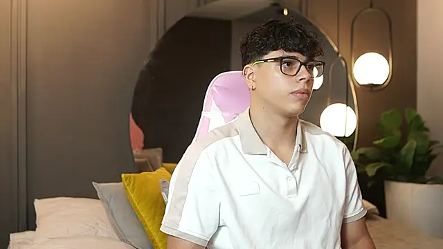 Snapshot of Ethan_occonor chatting on 09-30-25, 12:54 Ethan occonor online show from 09-30-25, 12:54