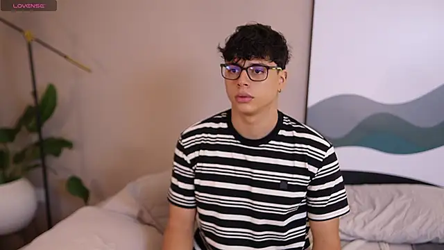 Snapshot of Ethan_occonor chatting on 10-11-25, 06:50 Ethan occonor online show from 10-11-25, 06:50