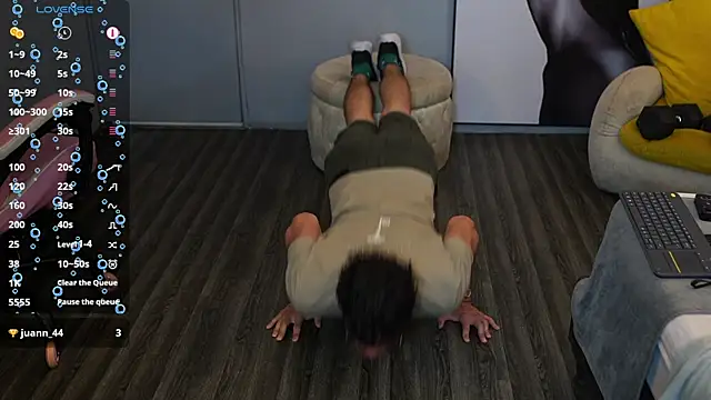 Snapshot of Ethan_occonor chatting on 10-16-25, 12:28 Ethan occonor online show from 10-16-25, 12:28