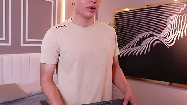 Snapshot of Ethan_occonor chatting on 10-24-25, 12:45 Ethan occonor online show from 10-24-25, 12:45