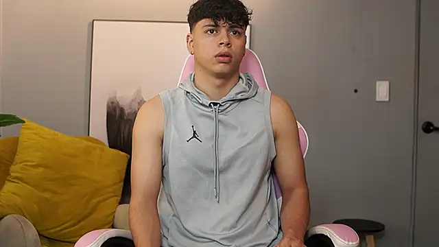 Snapshot of Ethan_occonor chatting on 10-30-25, 11:55 Ethan occonor online show from 10-30-25, 11:55