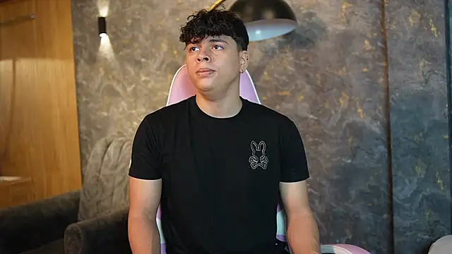 Snapshot of Ethan_occonor chatting on 11-10-25, 01:10 Ethan occonor online show from 11-10-25, 01:10