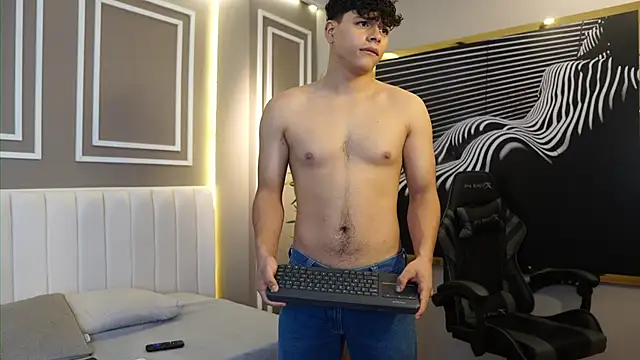 Snapshot of Ethan_occonor chatting on 11-15-25, 12:34 Ethan occonor online show from 11-15-25, 12:34