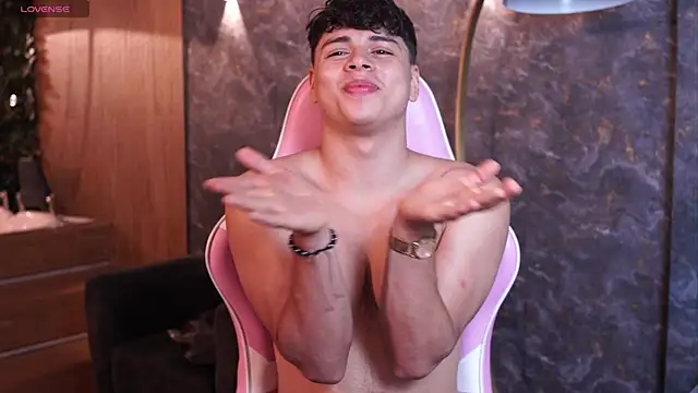 Snapshot of Ethan_occonor chatting on 11-23-25, 02:11 Ethan occonor online show from 11-23-25, 02:11