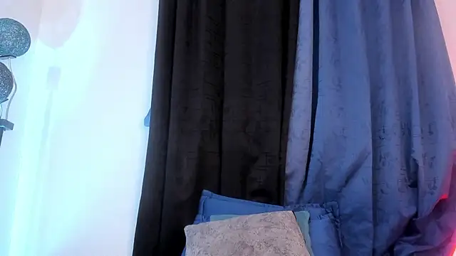 Snapshot of Maitte_love chatting on 11-21-25, 10:52 Maitte love online show from 11-21-25, 10:52