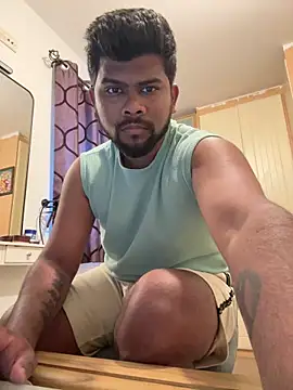 Snapshot of CrazyShashank chatting on 12-19-25, 08:32 CrazyShashank online show from 12-19-25, 08:32