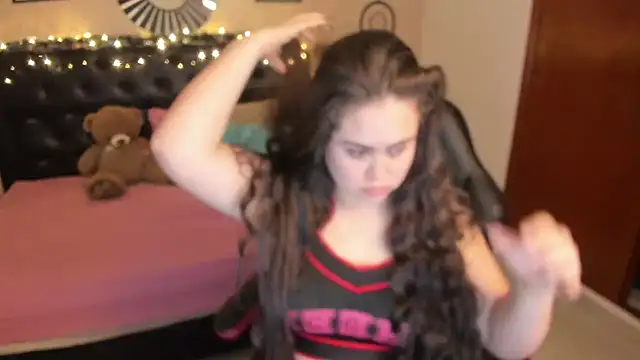 LolaVillalobos online show from 12-03-25, 01:53