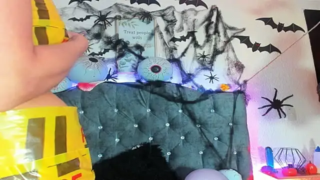 karol rose online show from 10-14-25, 04:35