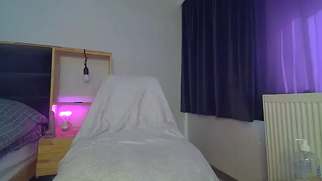 Melisss0404 online show from 09-17-25, 09:33